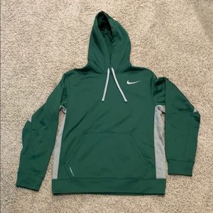 Men’s Nike Therma-Fit pullover hoodie.